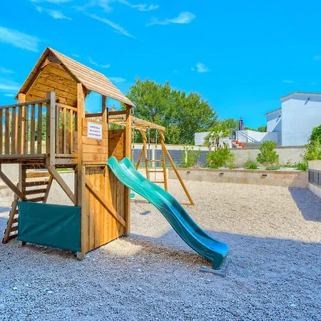 Luxury Modern North One דירה