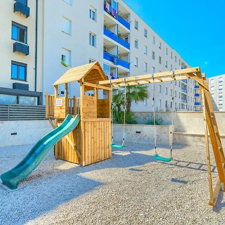 Luxury Modern North One Daire