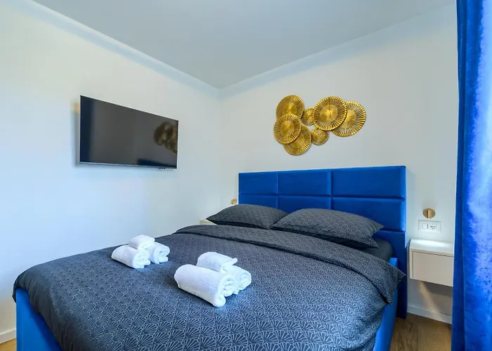 Luxury Modern North One Split