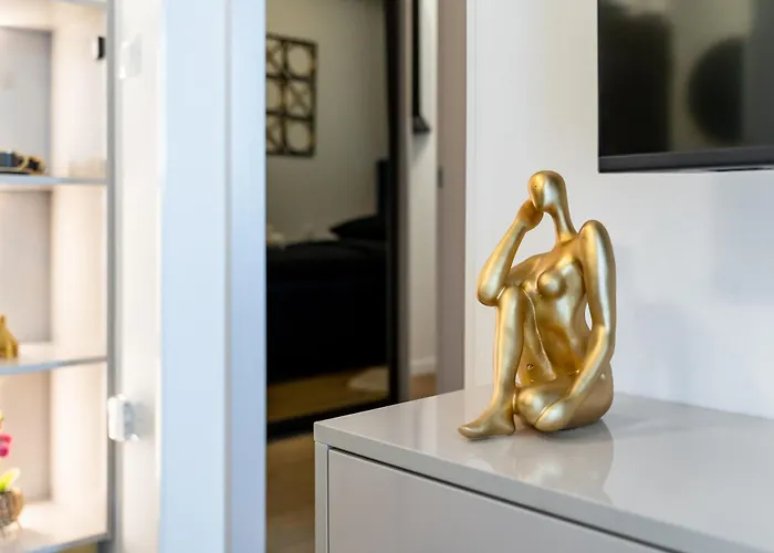 Luxury Modern North One Daire