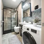 Luxury Modern North One Split
