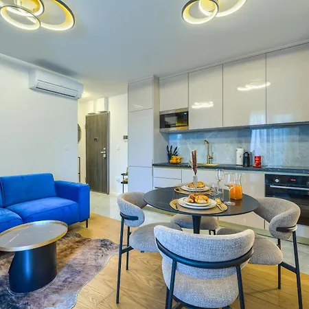 Luxury Modern North One Split