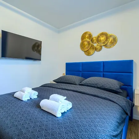 Luxury Modern North One Split