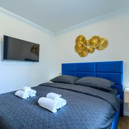 Luxury Modern North One Split