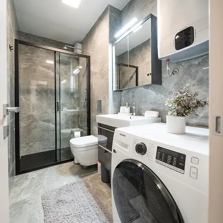 Luxury Modern North One Split